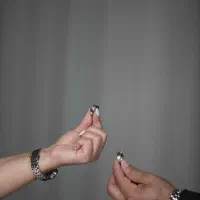 نیازمند چند نفر خانم و آقا برای کار در تالار