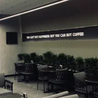 کمک باریستا و صندوق دار