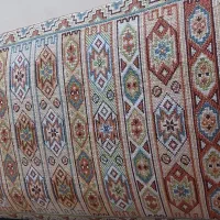 دو عدد پشتی کرم رنگ در حد نونو