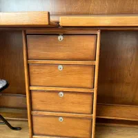 میز تحریر کتابخانه بوفه تمام چوب کاملا سالم و زیبا|کتابخانه، شلف، قفسه‌های دیواری|تهران, شهرک آپادانا|دیوار