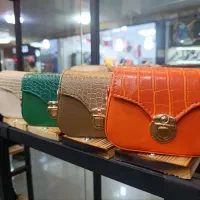 کیف عمده|کیف، کفش، کمربند|روانسر, |دیوار