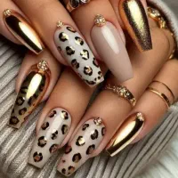 دوره تخصصی آموزش کاشت ناخن متد جدیدِ ژل ۵ تومن