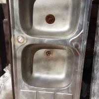 سینک روکار در حد نو. تعدادی شیر الات