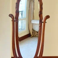 آینه چوبی ایستاده