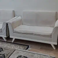 یک دست مبل راحتی ۶ نفره و ناهار خوری ۴ نفره