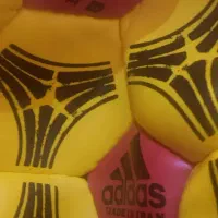 توپ فوتبال آکبندآدیداس  و گادران و راکت بدمینتون