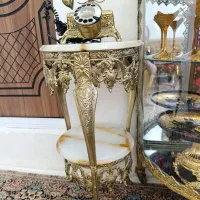 تلفن برنز اصل و میز طرح برنزی