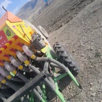 کار با ادوات کشاورزی