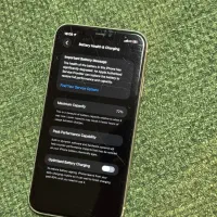 iPhone 11|موبایل|رباط‌کریم, رباط‌کریم|دیوار