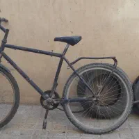 دوچرخه و لاستیک و جک