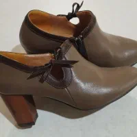 یک جفت کفش چرم تبریز و یک کفش مجلسی کاملانو