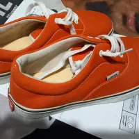 گفش  در حدنو شماره گفش ۳۹ زنانه