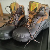 کفش کار یا کوه نوردی