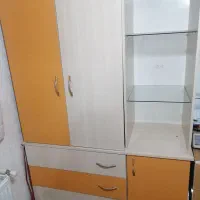 کتابخانه و کمد