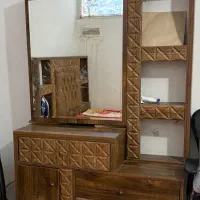 تخت و دلاور باهم