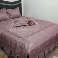 تخت دونفره سالم و تمیز به همراه دراور