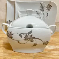 سرویس چینی طوس  ۲۴نفره بدون شکستگی و لب پر بودن