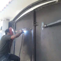 جوشکار سیار تعمیر درب لولا حفاظ جاقفلی جوش در محل|خدمات پیشه و مهارت|مشهد, سید رضی|دیوار
