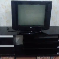 تلویزیون LG و میز
