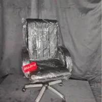 صندلی شرکتی همراه با۴۰ ضمانت کتبی به صورت نقد چک