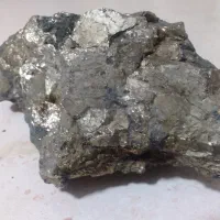 سنگ قیمتی دکوراسیونی طلا دار