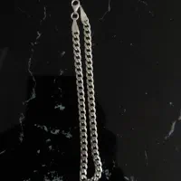 دستبند نقره( گردنبند نقره)|جواهرات|قم, چهل درخت‎|دیوار