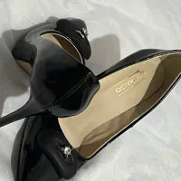 کفش|کیف، کفش، کمربند|بیستون, |دیوار