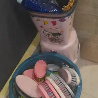 تعدادی لوازم پلاسکویی