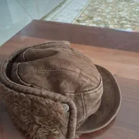 کلاه چرم خزدار|لباس|رشت, توشیبا|دیوار