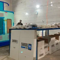 کار در کارخانه دمپاییEVA