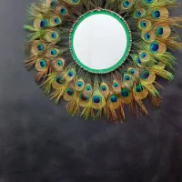 آینه  با پر طاووس