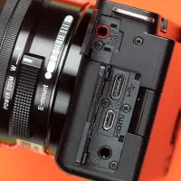 دوربین سونی zve10 با لنز 16 50