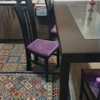 میز نهار خوری ۸نفره در حد نو همراه با ۸ صندلی