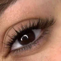 خدمات کاشت مژه و پدیکور پا و دست