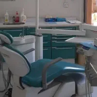 دستیار دندانپزشک، حسابدار یا مدیر داخلی.