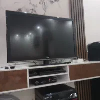 تلویزیون ۴۲ اینچ