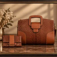 کیف چرم طبیعی و کاملا دست دوز