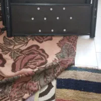 دوعدد تخت فلزی سالم ویک عدد تشک سالم