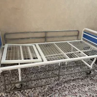 تخت خواب بیمارستانی