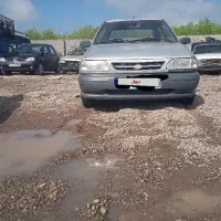 پراید۸۶ دوررنگ یه شاسی جلوضربه داره .