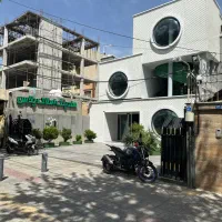 اپارتمان ۲۰۰ متری / تک واحدی / ۳ خواب