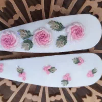 گیره های گلدوزی شده