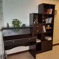 کتابخانه و میز تحریر سه تیکه جادار|کتابخانه، شلف، قفسه‌های دیواری|تهران, شهرک چیتگر|دیوار