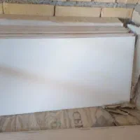 کاشی سفید ۳۰در۶۰ همراه چند متر گلدار|مصالح و تجهیزات ساختمان|شیراز, سیاه سنگ|دیوار