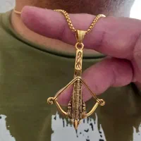 فروش گردنبند مردانه طرح کمان استیل طلایی