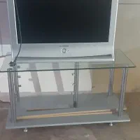 تلویزیون ۳۲ اینچ با میز