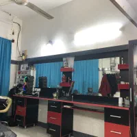 میزکار آرایشی همراه با آینه و ویترین|آرایشگاه و سالن‌های زیبایی|نکا, |دیوار