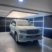 تویوتا لندکروز