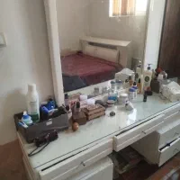 فروش فوری تخت خواب و میز دراور|تخت و سرویس خواب|صدرا-فارس, فاز ۲|دیوار