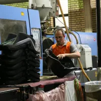 اپراتور دستگاه تزریق پلاستیک|استخدام صنعتی، فنی، مهندسی|اسلامشهر, باغ فیض|دیوار